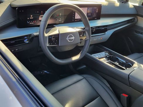 Certified 2025 Nissan Murano SL AWD/4WD image 3