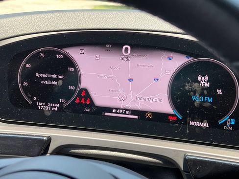 Certified 2024 Porsche Cayenne Coupe AWD/4WD image 27