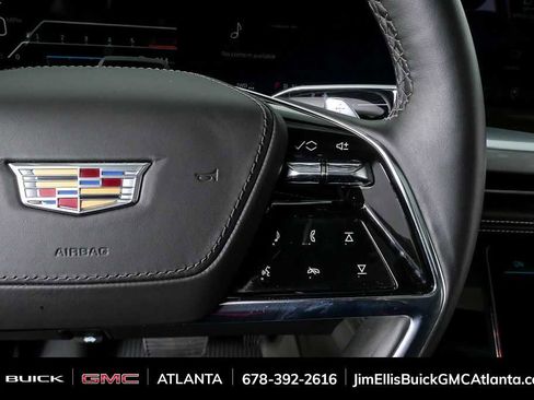 Used 2025 Cadillac Escalade ESV Sport Platinum AWD/4WD image 12