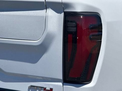 Used 2025 GMC Sierra 2500 AT4 w/ AT4 Premium Plus Package AWD/4WD image 50