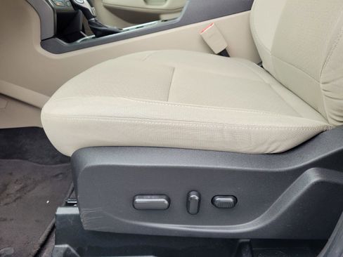 Used 2018 Ford Escape SE w/ SE Sync 3 Package FWD image 22