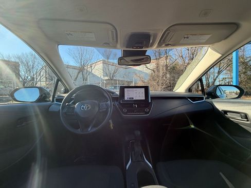 Used 2025 Toyota Corolla LE image 31