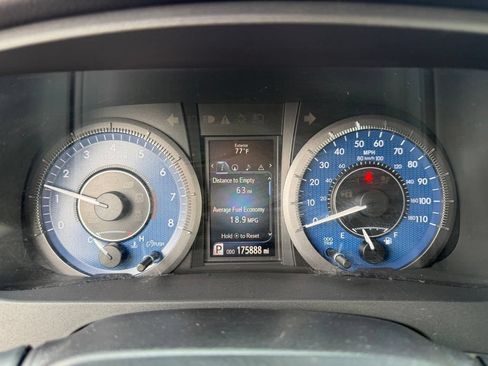 Used 2015 Toyota Sienna XLE w/ XLE Navigation Package FWD image 20