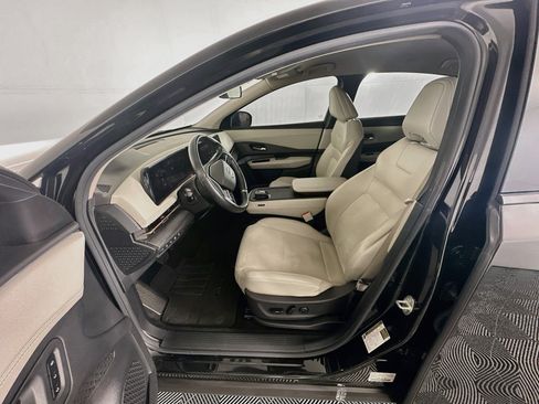 Used 2023 Nissan Ariya FWD image 13
