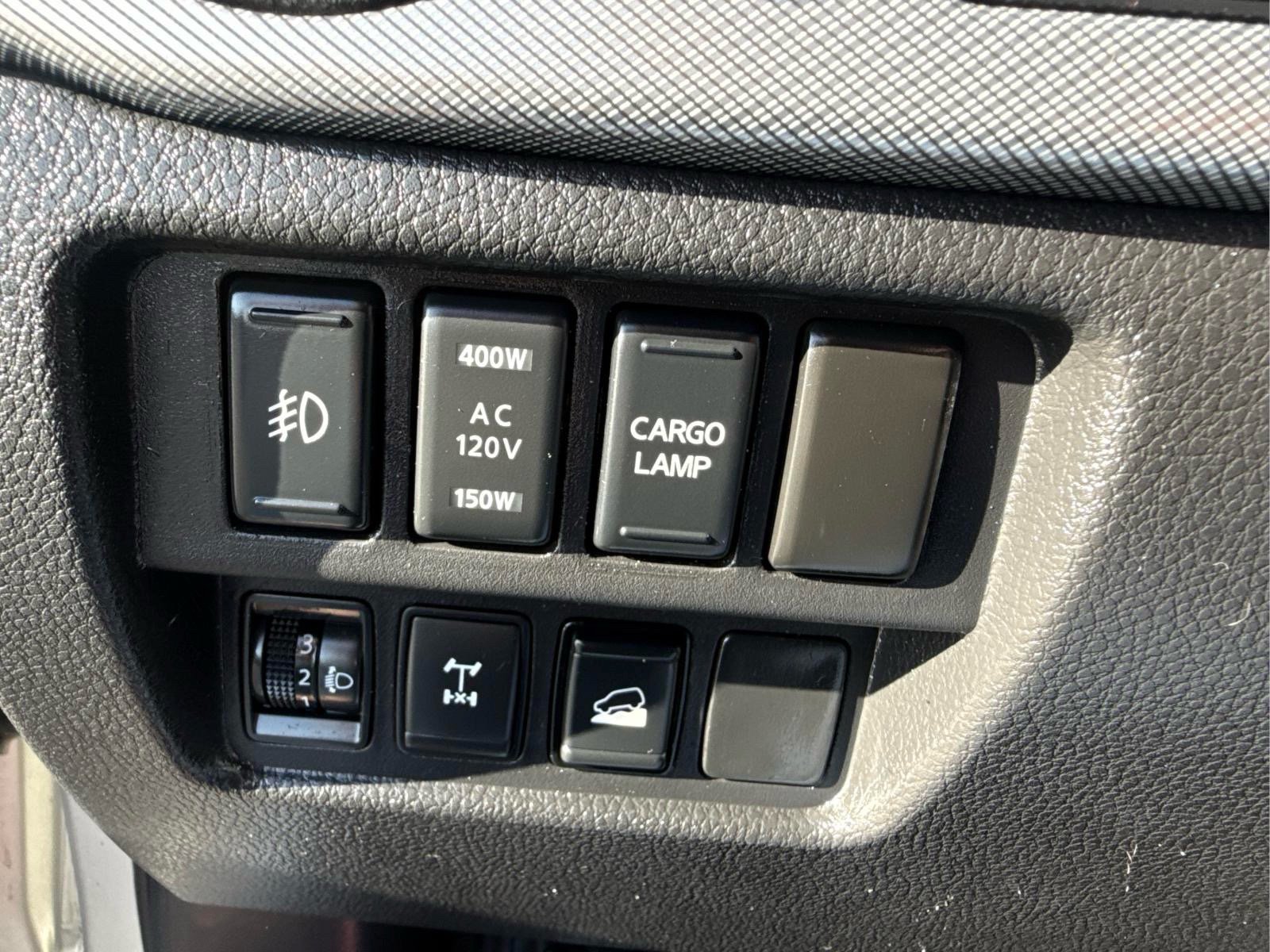 Used 2018 Nissan Titan PRO-4X AWD/4WD image 23
