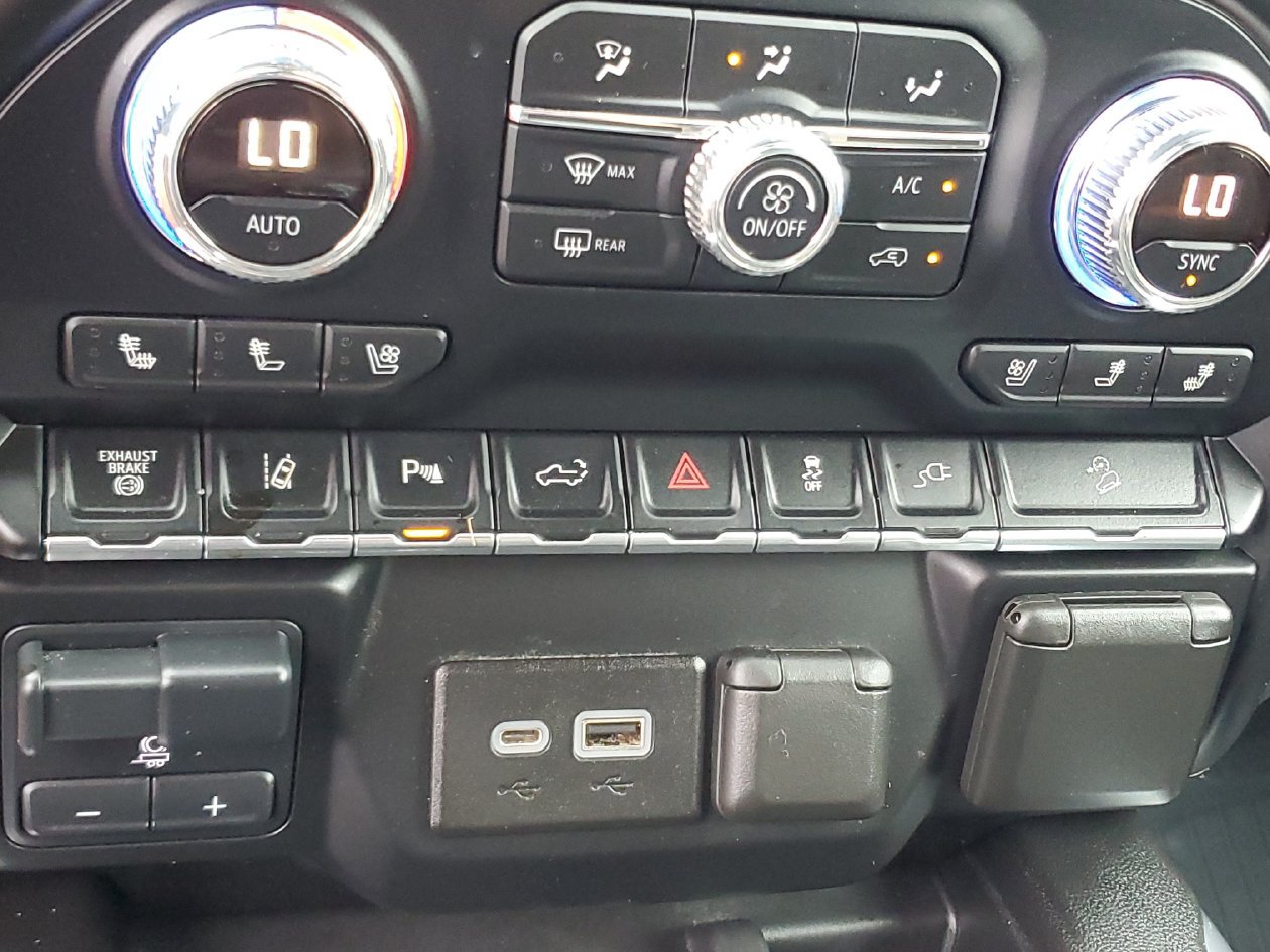 Used 2020 GMC Sierra 2500 AT4 w/ AT4 Premium Package AWD/4WD image 24
