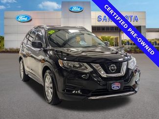 Used 2020 Nissan Rogue SV image 1