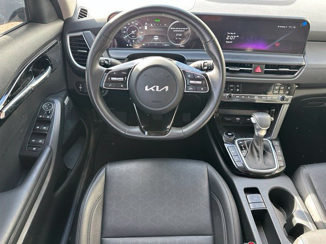 Used 2025 Kia Seltos SX AWD/4WD image 12