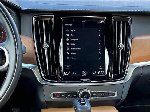 Used 2017 Volvo S90 T6 Inscription w/ Vision Package image 9