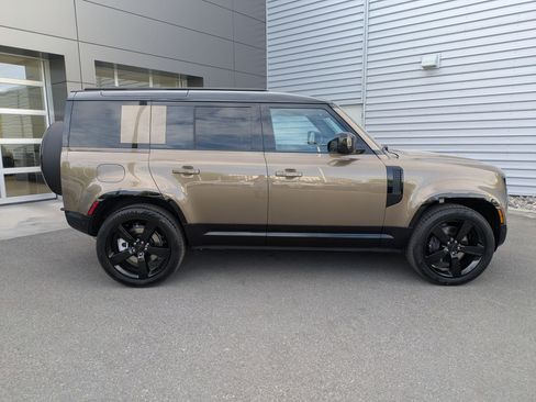 New 2026 Land Rover Defender 110 X-Dynamic SE AWD/4WD image 4