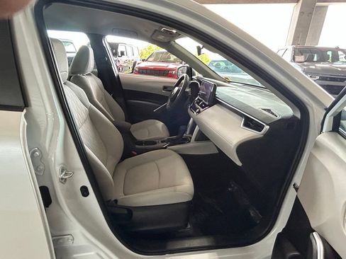 Used 2024 Toyota Corolla Cross L FWD image 30