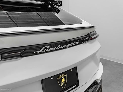 Used 2023 Lamborghini Urus Performante AWD/4WD image 19