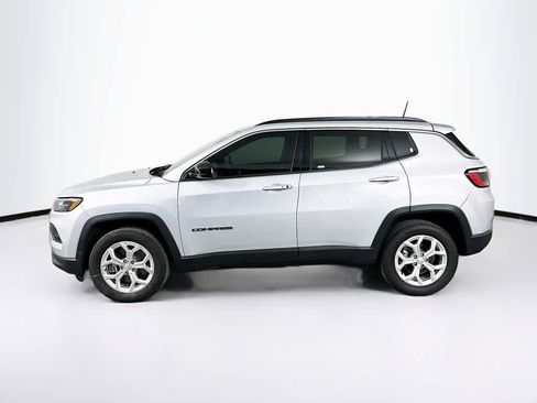 Used 2024 Jeep Compass Latitude image 3