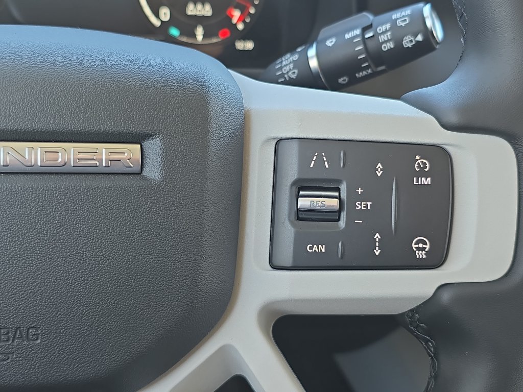 New 2026 Land Rover Defender 110 X-Dynamic SE AWD/4WD image 18
