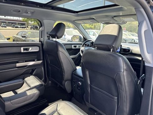 Used 2022 Ford Explorer Limited w/ Equipment Group 301A image 61