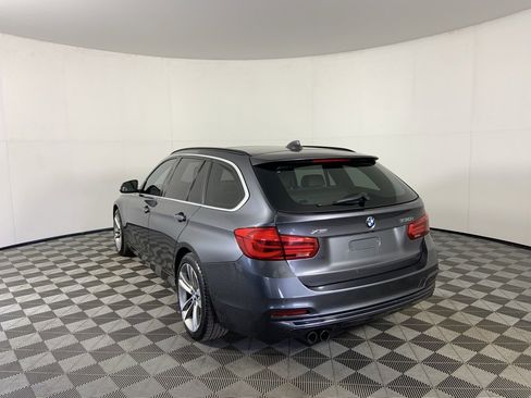 Used 2017 BMW 330i xDrive 330i xDrive w/ Premium Package image 7