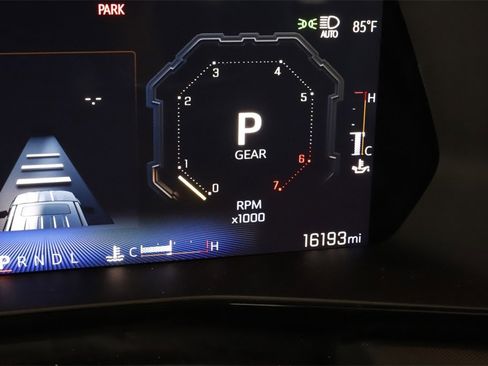 Used 2025 Chevrolet Colorado Z71 w/ Technology Package image 22