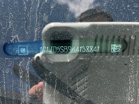 Used 2019 Chevrolet Sonic LT image 32