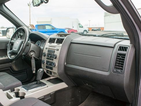 Used 2011 Ford Escape XLT w/ 201A Rapid Spec Order Code image 29