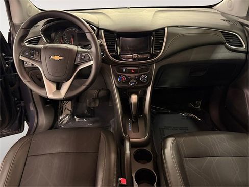 Used 2018 Chevrolet Trax LT w/ LT Convenience Package image 10