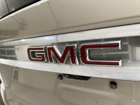 Used 2021 GMC Yukon XL Denali w/ Denali Premium Package RWD image 32