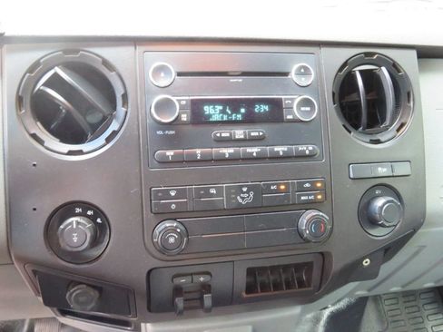 Used 2015 Ford F250 XL w/ Power Equipment Group AWD/4WD image 15