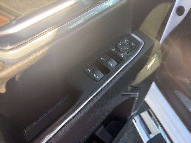 Used 2023 GMC Sierra 1500 SLT w/ SLT Premium Plus Package AWD/4WD image 13