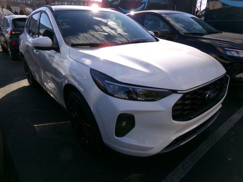 New 2025 Ford Escape ST-Line Elite w/ Equipment Group 501A image 3