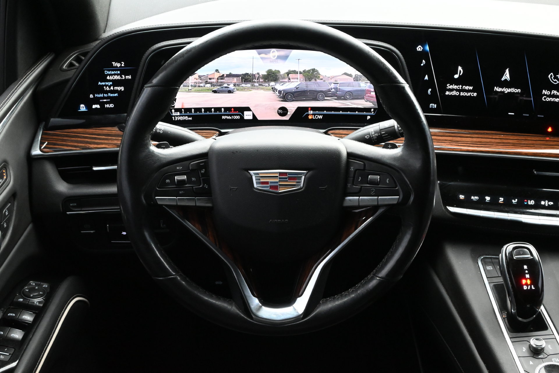 Used 2021 Cadillac Escalade ESV Premium Luxury w/ Performance Package RWD image 11