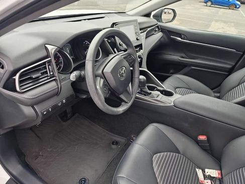 Used 2023 Toyota Camry SE FWD image 7