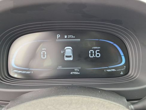 Used 2024 Hyundai Venue Limited FWD image 17
