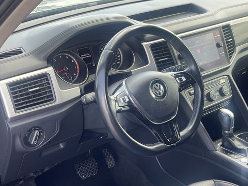 Used 2019 Volkswagen Atlas SE w/ Panoramic Sunroof Package FWD image 15