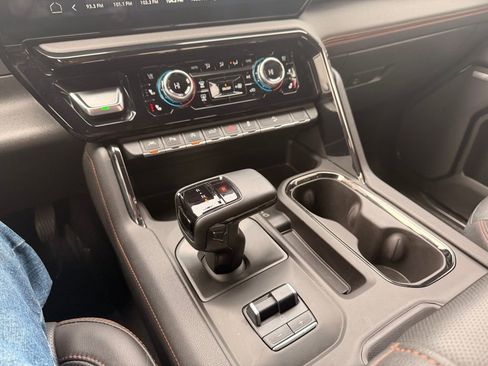 Used 2024 GMC Sierra 1500 AT4 w/ Technology Package image 21