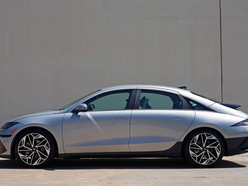 Used 2023 Hyundai Ioniq 6 SEL RWD image 8