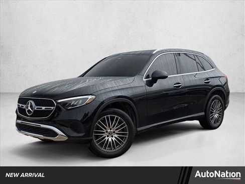 Certified 2025 Mercedes-Benz GLC 300 image 1