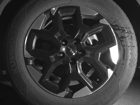 Used 2024 Kia Sorento S image 14