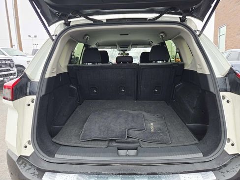Used 2023 Nissan Rogue SV AWD/4WD image 13
