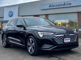 Used 2024 Audi Q8 e-tron Premium Plus w/ Premium Plus Package video 1