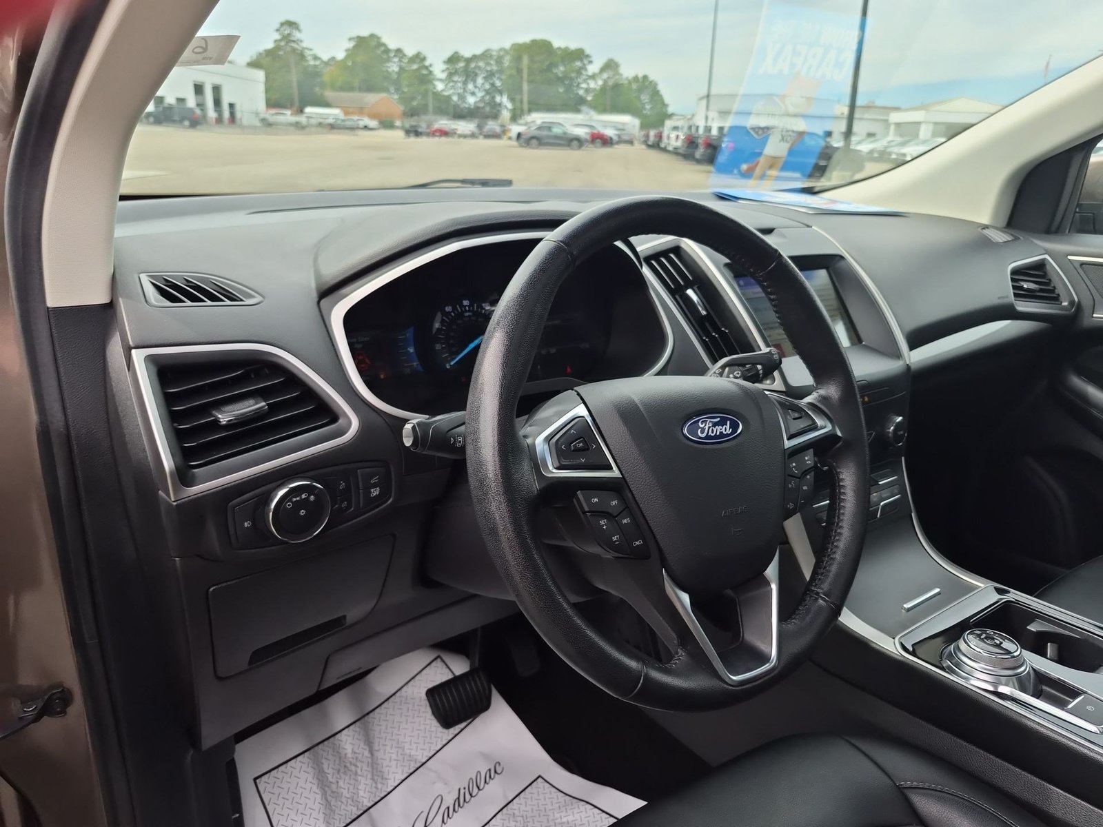 Used 2019 Ford Edge SEL w/ Equipment Group 201A FWD image 10
