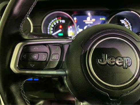 Used 2022 Jeep Wrangler Unlimited Sahara w/ Cold Weather Group image 16