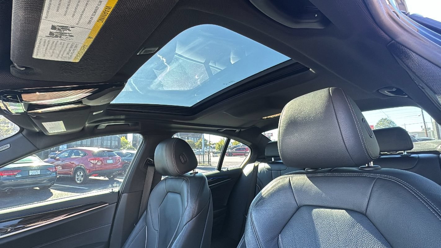 Used 2018 BMW 530i xDrive AWD/4WD image 10