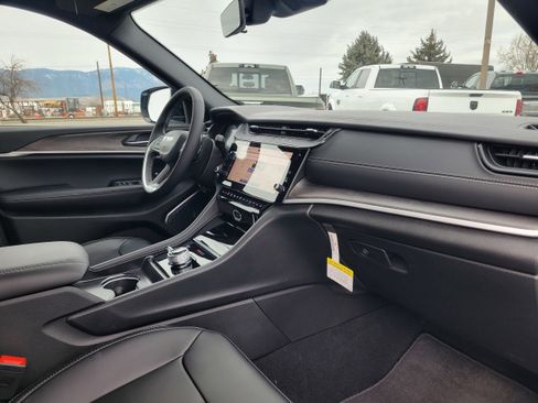 New 2026 Jeep Grand Cherokee Limited w/ Limited Altitude Package image 22