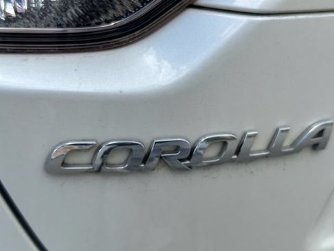 Certified 2021 Toyota Corolla LE FWD image 11