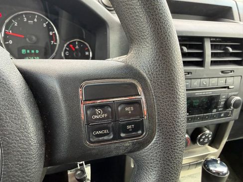 Used 2012 Jeep Liberty Sport w/ Driver Convenience Group image 12