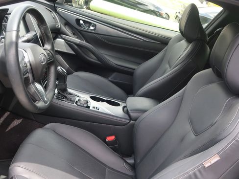 Used 2021 INFINITI Q60 3.0t Luxe w/ Essential Package image 16