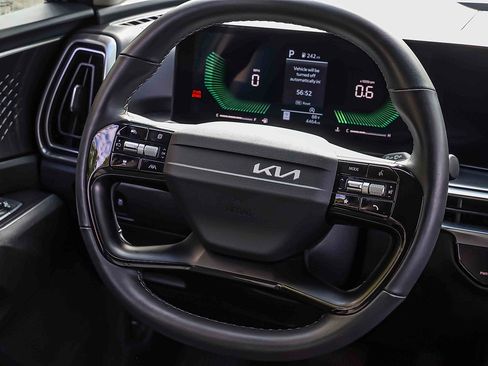 Certified 2026 Kia Sorento S FWD image 13