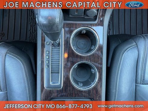 Used 2017 Chevrolet Traverse LT image 16