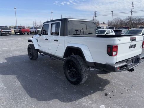 Used 2021 Jeep Gladiator Willys image 16