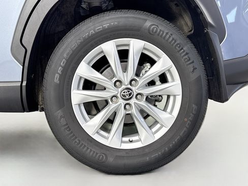 Certified 2022 Toyota Corolla Cross LE AWD/4WD image 30
