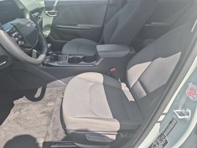 Used 2025 Kia K4 FWD image 24